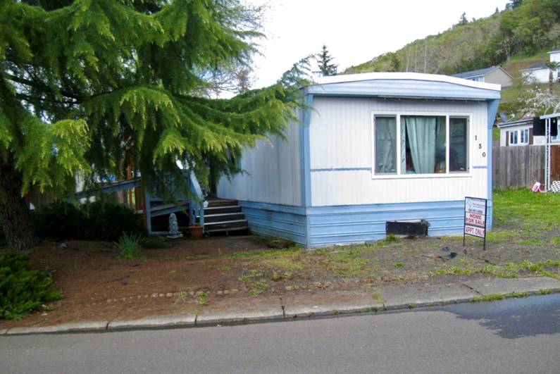 Manufactured Home For Sale at Saddle Butte Mobile Manor 130 in Roseburg