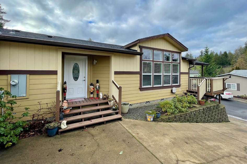 Home For Sale at 348 Knoll Terrace Canyonville Oregon