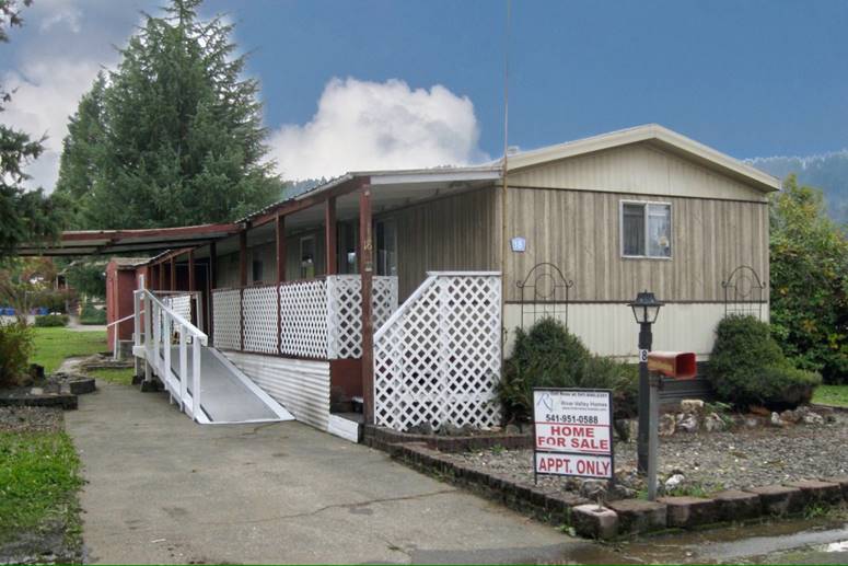 Manufactured Home For Sale at Allens Mobile Villa no 19 in Sutherlin Oregon