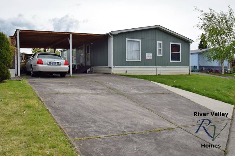 Manufactured Home For Sale at Aloha Sun Estates, White City, Oregon