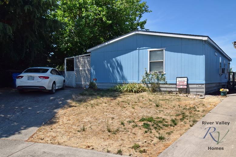 Manufactured Home For Sale at Aloha Sun, Medford, Oregon