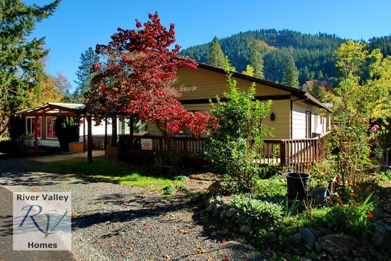 Manufactured Home For Sale at Applegate Park, Jacksonville, Oregon