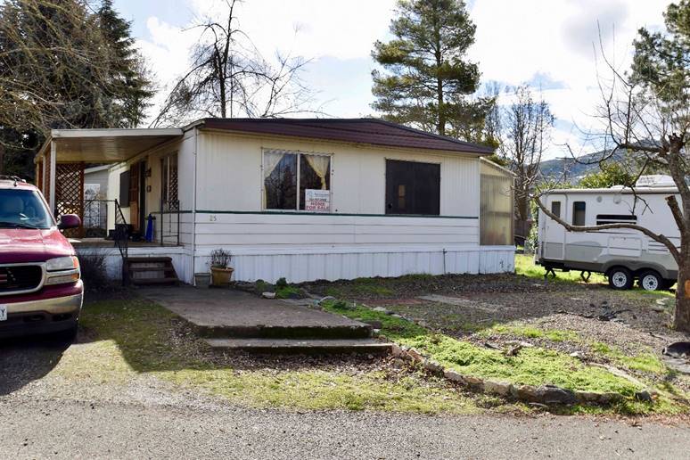 Manufactured Home For Sale in Ashland Country Estates, Ashland Oregon