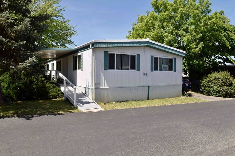 Manufactured Home For Sale in Mountain View Estates,Talent Oregon