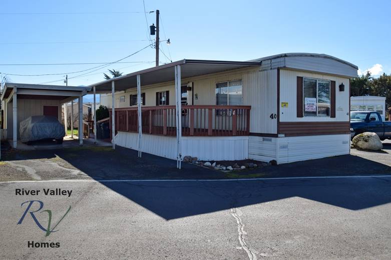 Manufactured Home For Sale at Carefree Mobile Village, Medford, Oregon