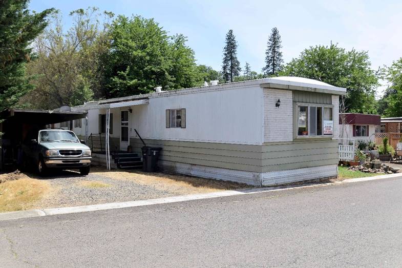 Mobile Home For Sale at Oak Hill, Eagle Point, Oregon