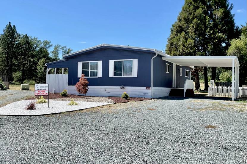 Photos of Cocered Bridge 23 Rogue River Oregon