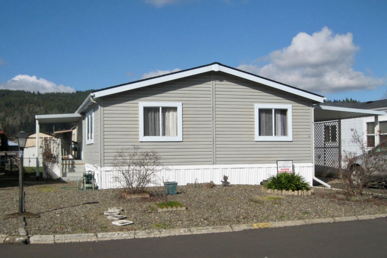 Manufactured Home For Sale at Pineview Mobile Estates 1200 E Central