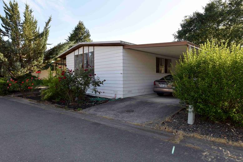 Manufactured Home For Sale at Pioneer Square, Rogue River, Oregon