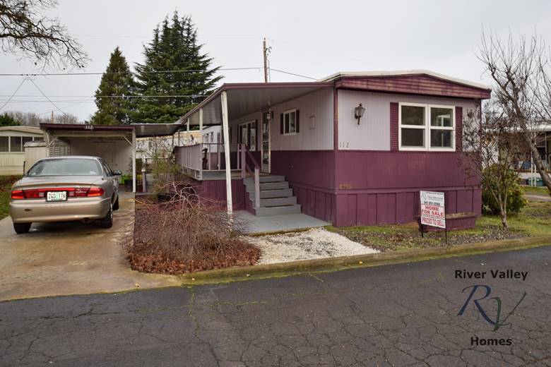 Manufactured Home For Sale at Royal Oaks Mobile Manor, Medford, Oregon