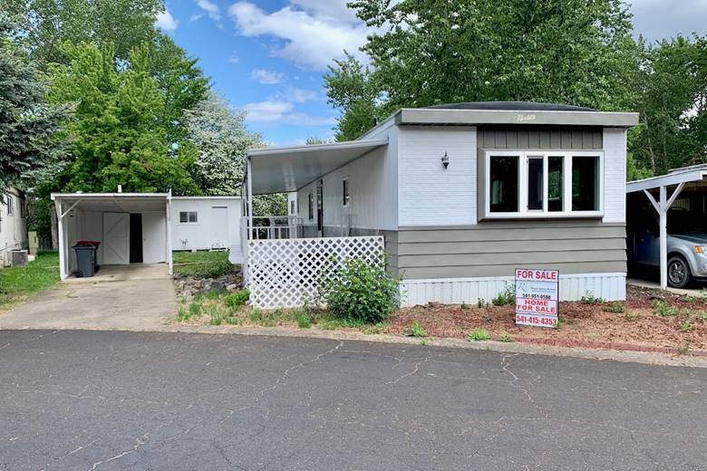 Mobile Home For Sale at Royal Oaks Mobile Manor, 4069 South Pacific Hwy
