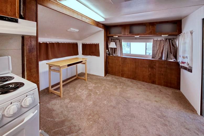 RV For Sale at Village Mobile Inn, Medford, Oregon